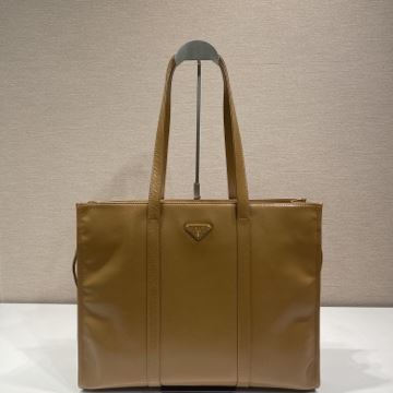 Pra*a tote bags